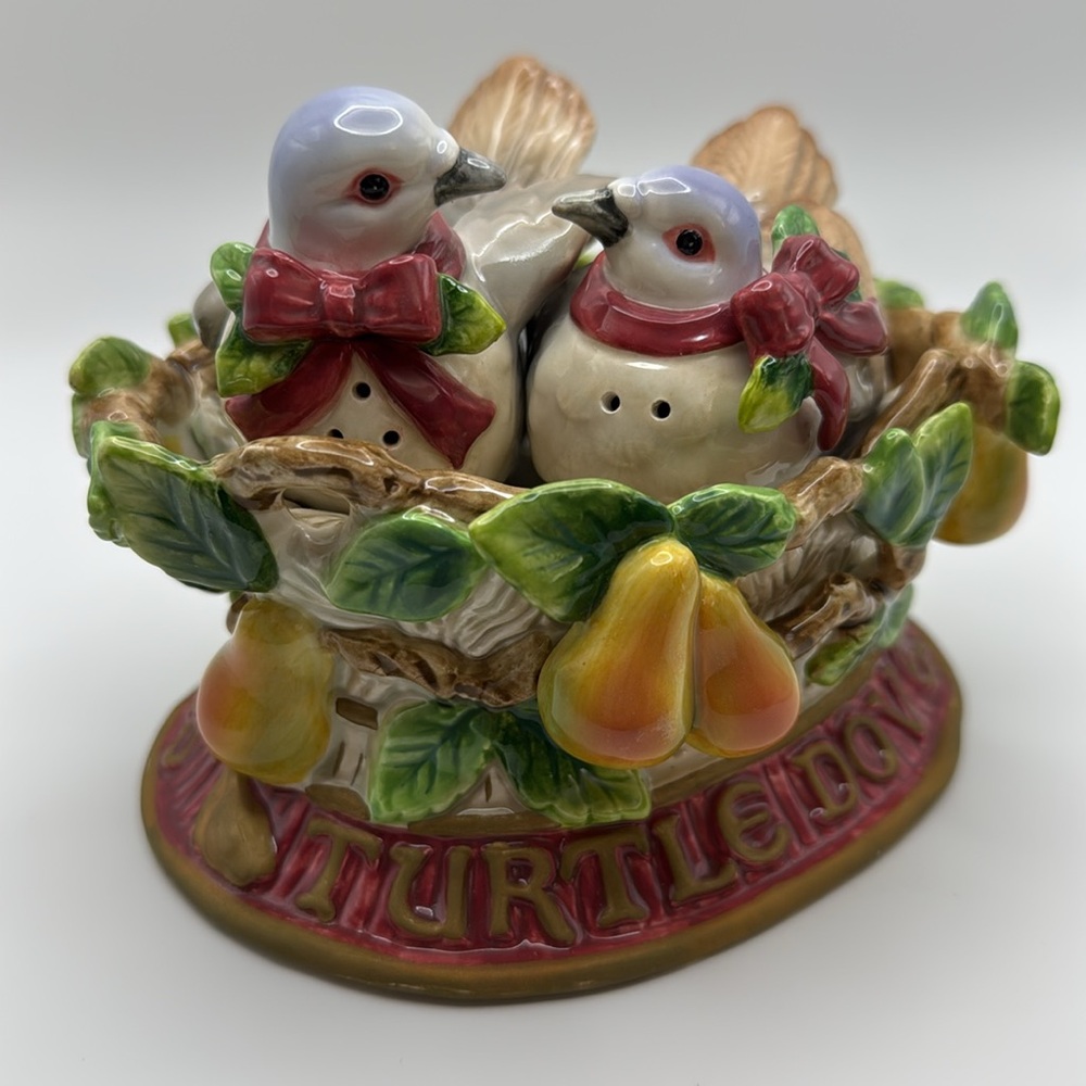 Fitz & Floyd Two Turtle Doves Salt And Pepper Shakers Christmas Holiday - Picture 2 of 12